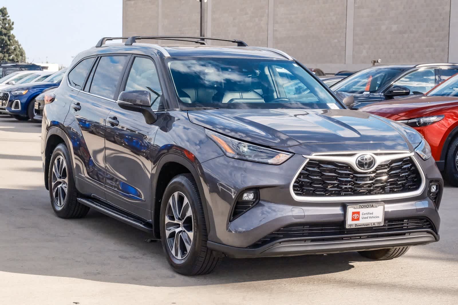 Thumbnail: 2024 Toyota Highlander - 3