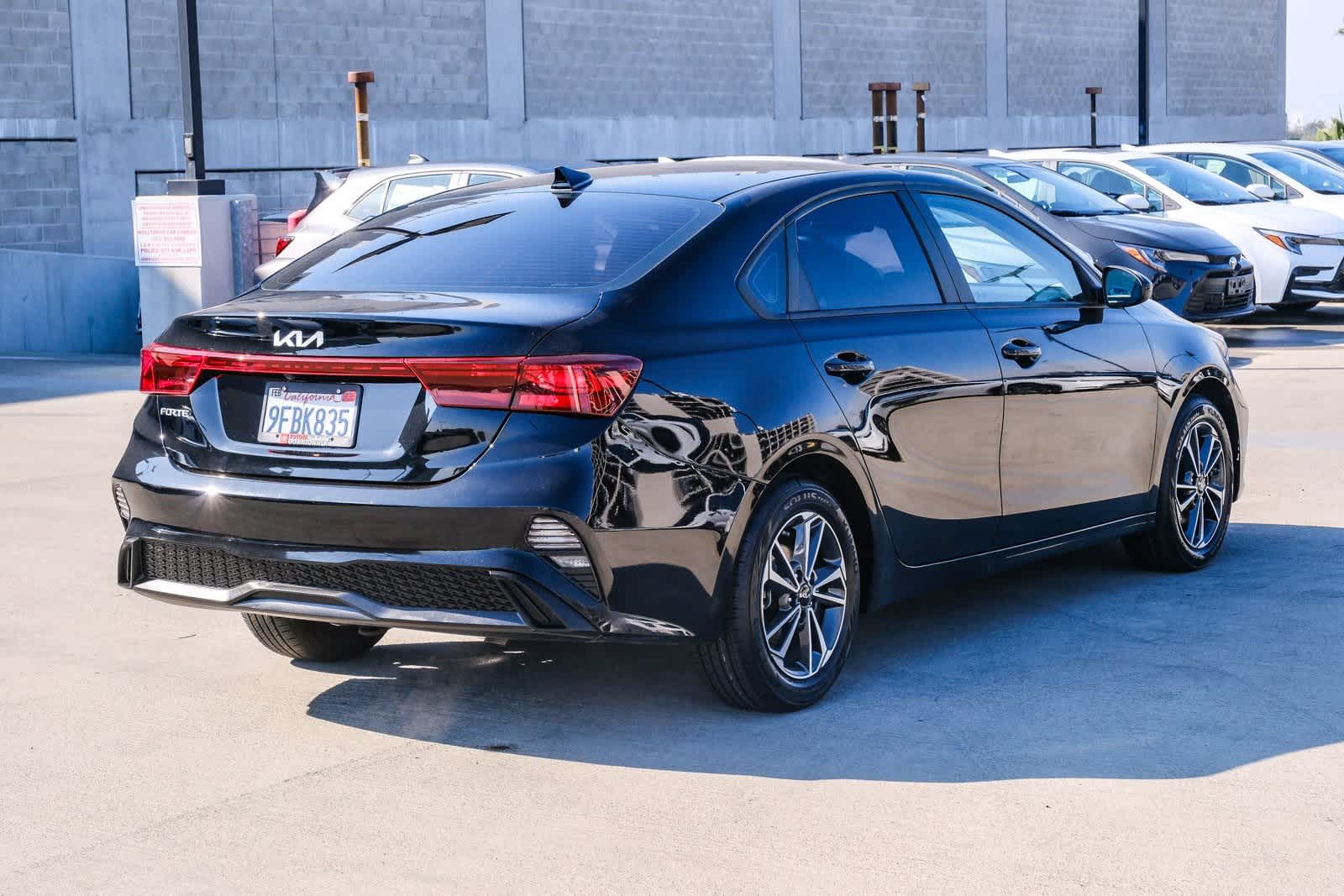 Thumbnail: 2023 Kia Forte - 4