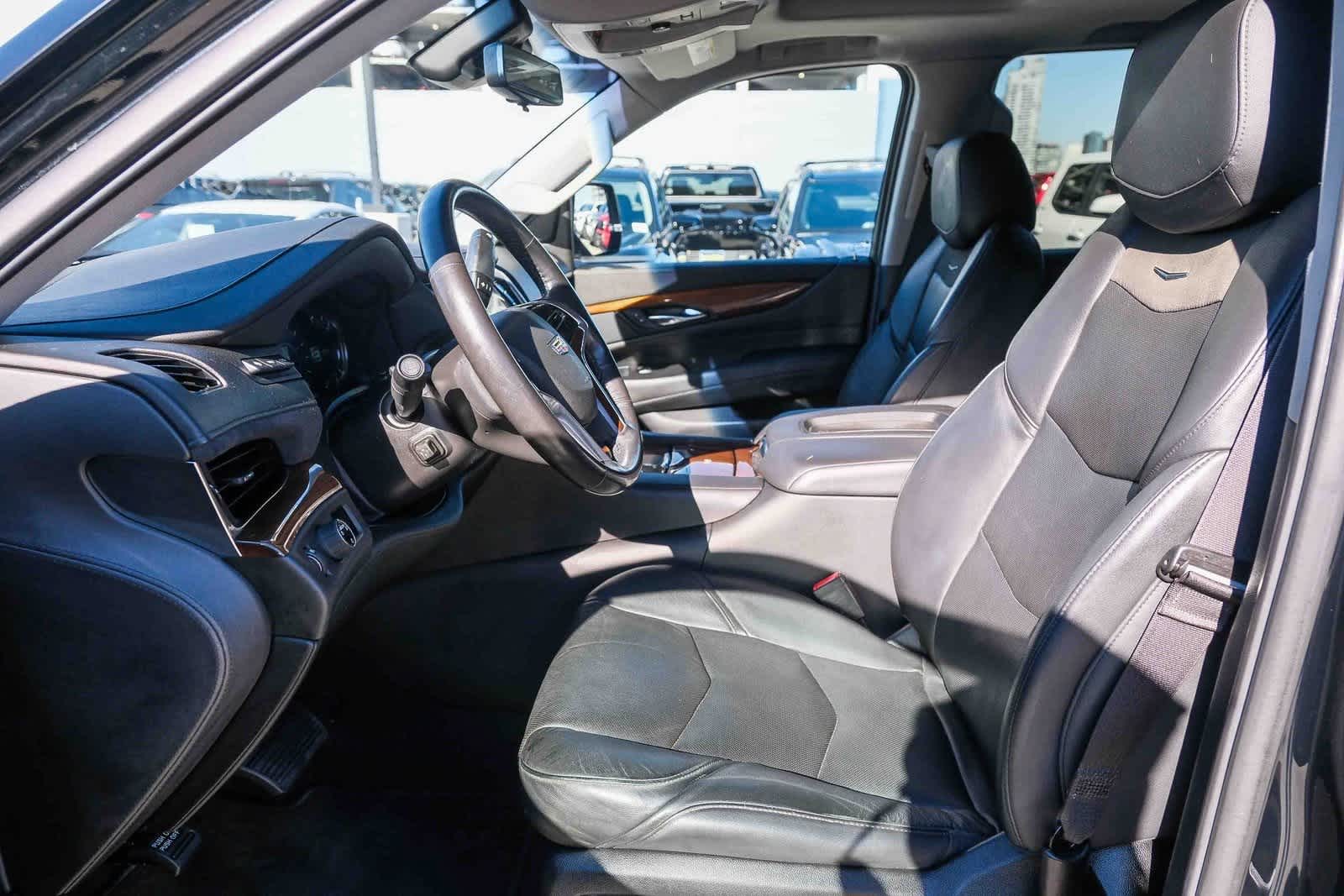 Thumbnail: 2019 Cadillac Escalade - 21