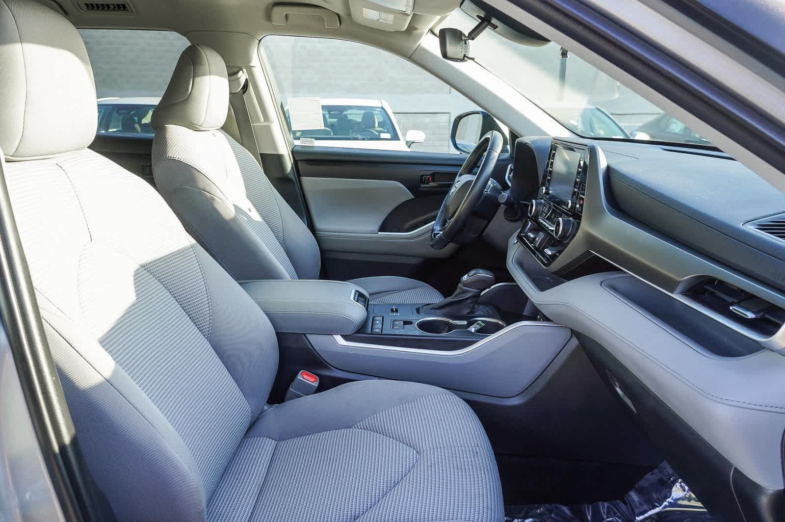 Thumbnail: 2021 Toyota Highlander - 18
