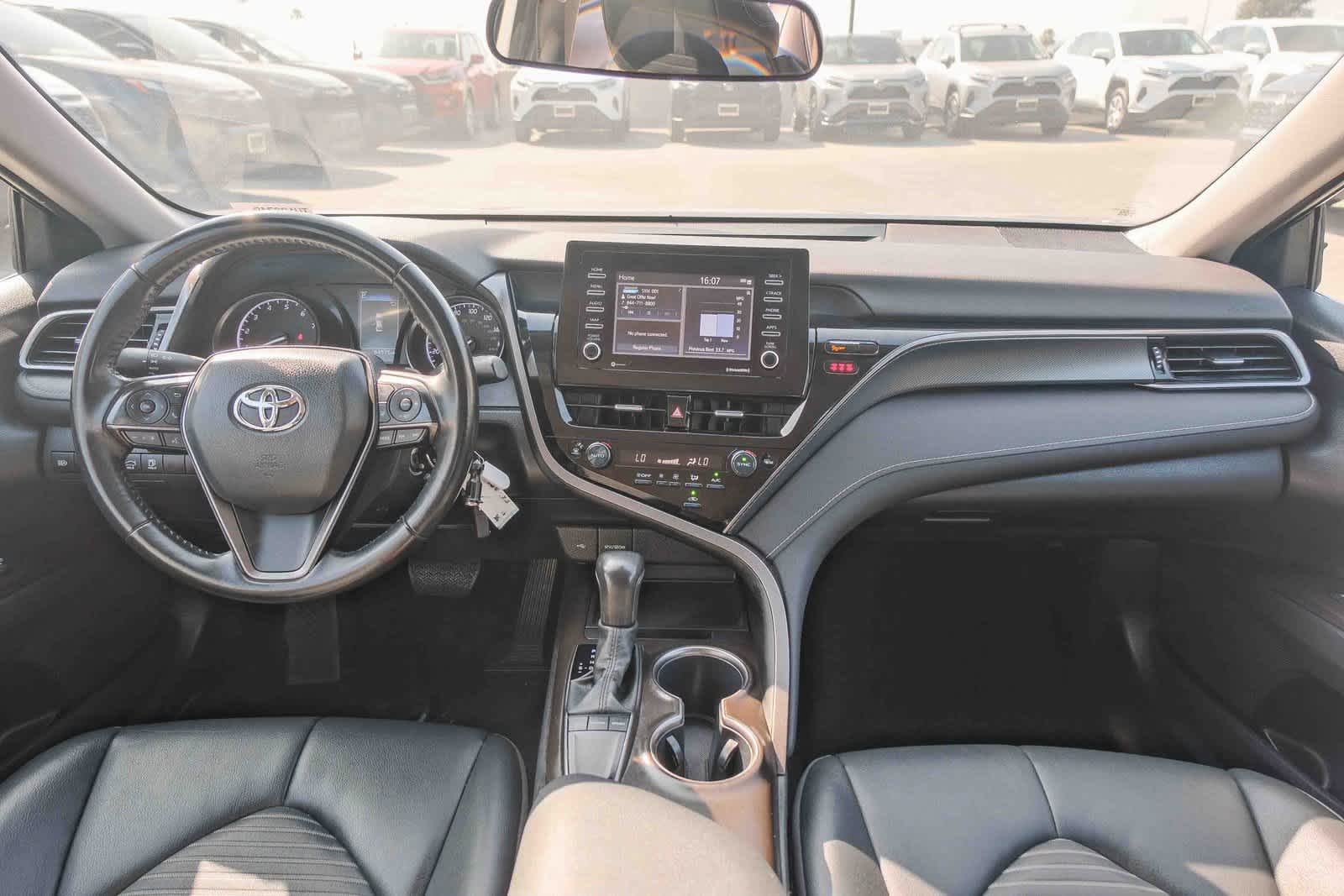 Thumbnail: 2022 Toyota Camry - 13