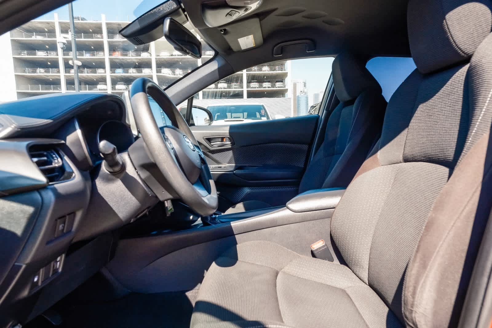 Thumbnail: 2019 Toyota C-HR - 19