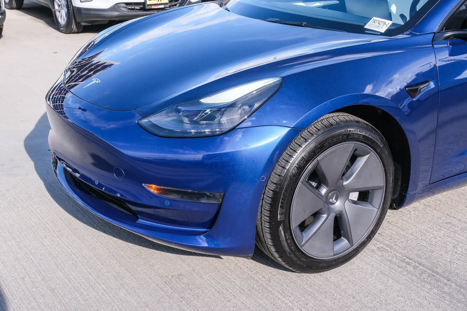 Thumbnail: 2021 Tesla Model 3 - 10