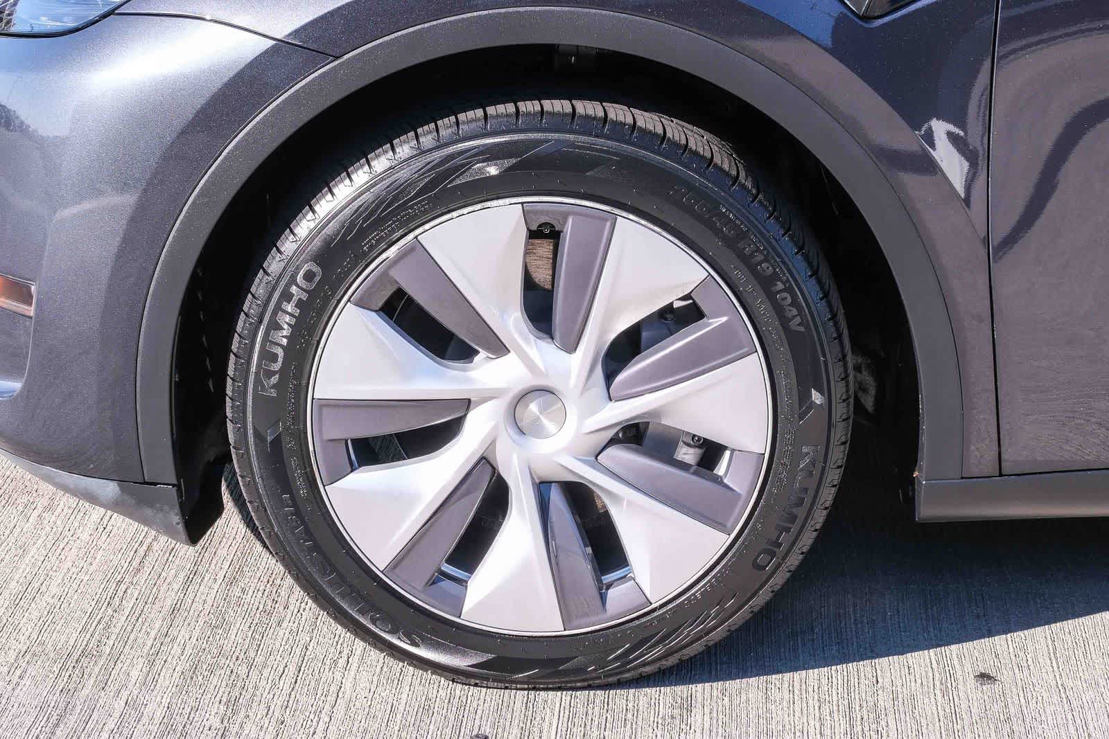 Thumbnail: 2024 Tesla Model Y - 9