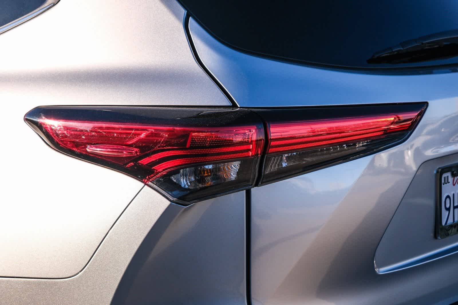 Thumbnail: 2023 Toyota Highlander - 7
