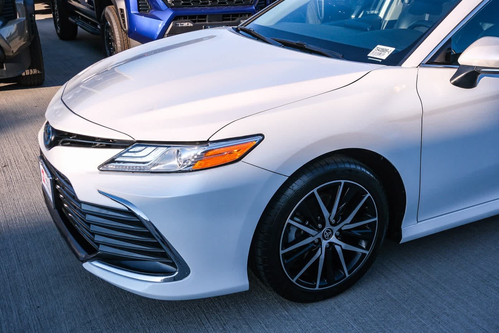 Thumbnail: 2022 Toyota Camry - 12