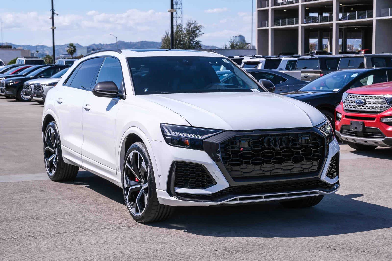 Thumbnail: 2022 Audi RS Q8 - 3