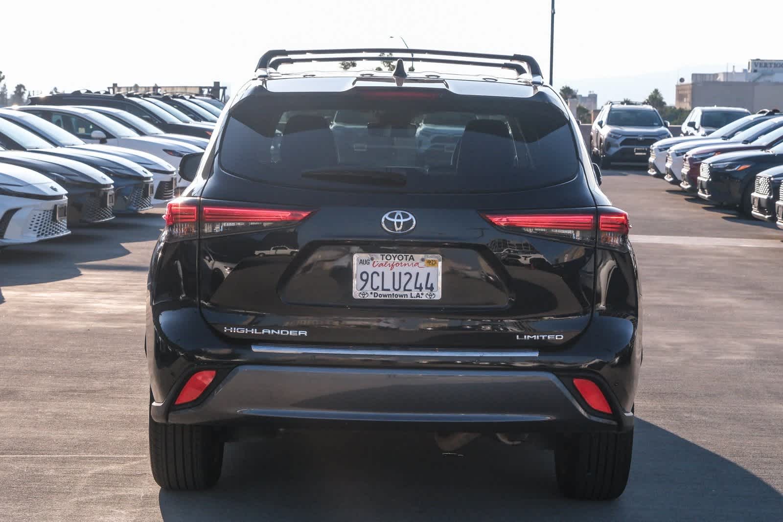 Thumbnail: 2022 Toyota Highlander - 5