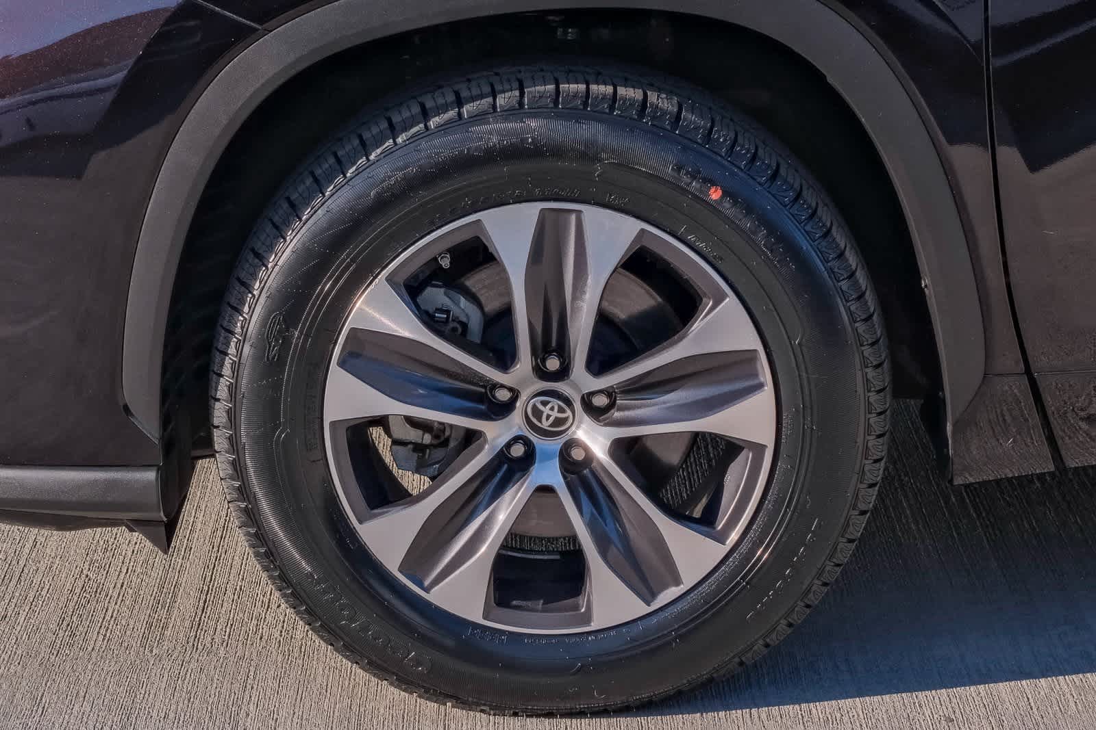 Thumbnail: 2021 Toyota Highlander - 8