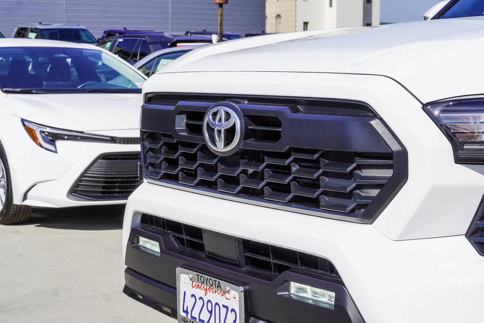 2024 Toyota Tacoma TRD Off-Road 12