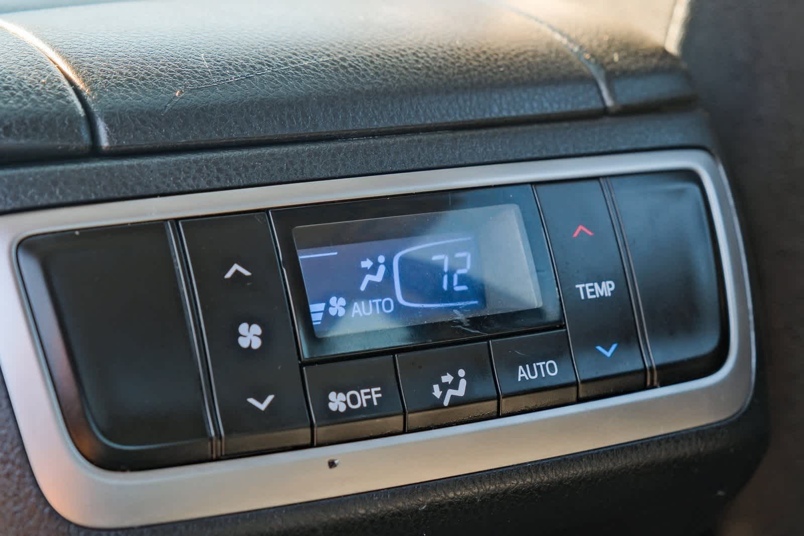 Thumbnail: 2019 Toyota Highlander - 19