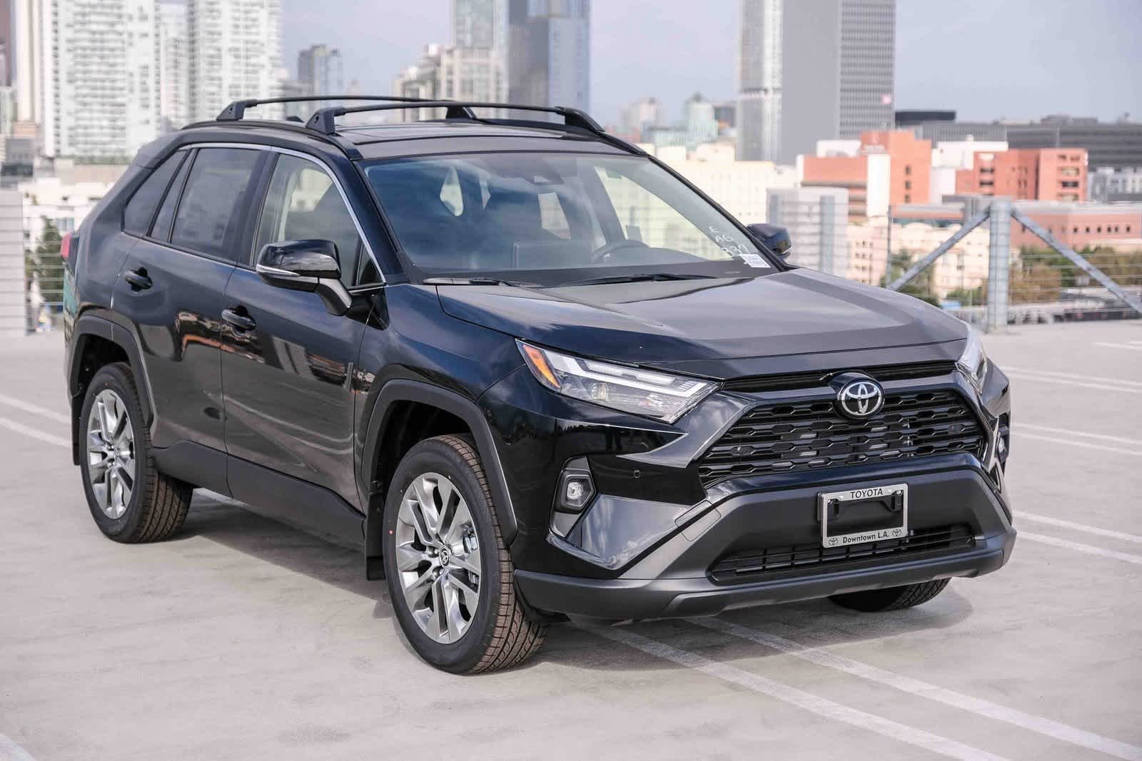 Thumbnail: 2025 Toyota RAV4 - 3