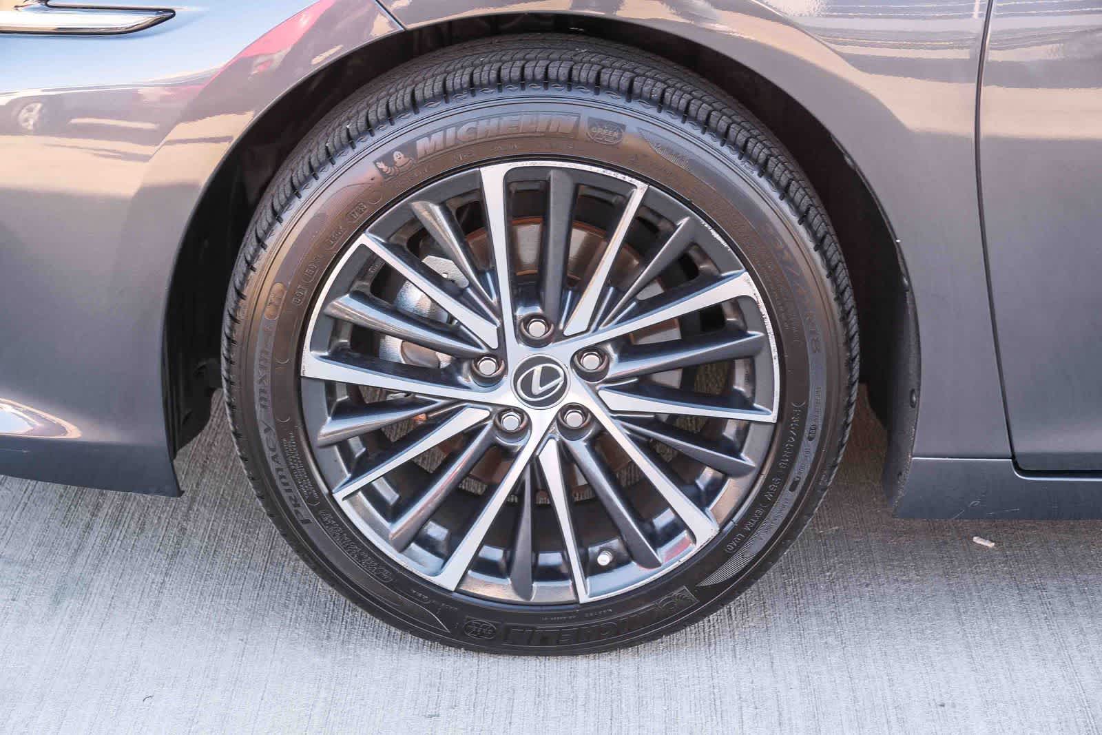 Thumbnail: 2025 Lexus ES - 9