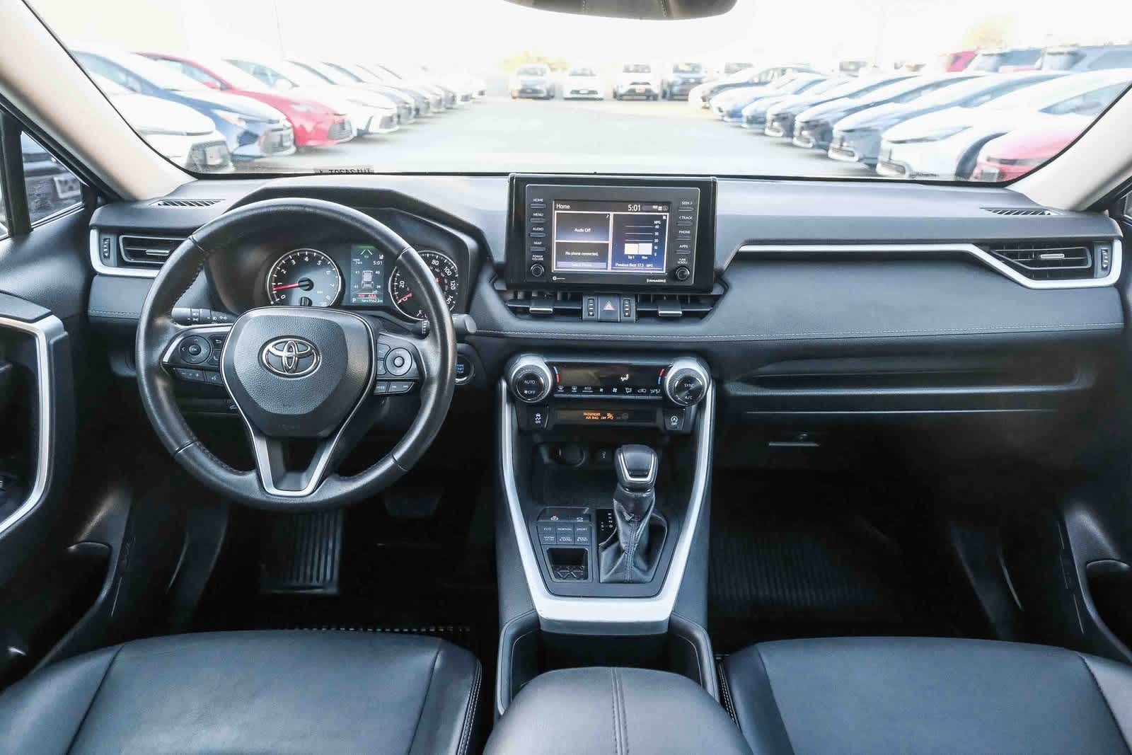 Thumbnail: 2022 Toyota RAV4 - 13