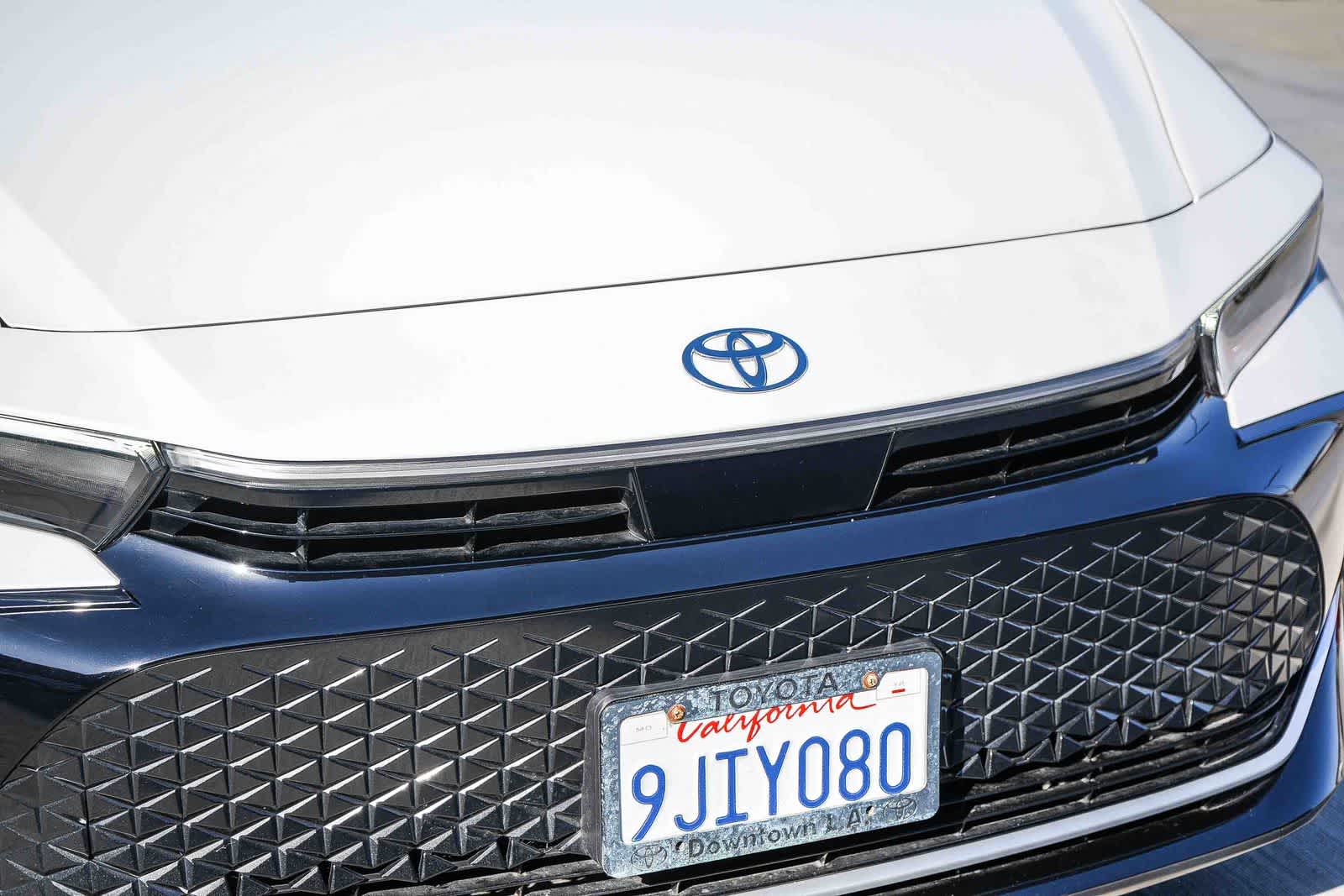 Thumbnail: 2023 Toyota Crown - 5