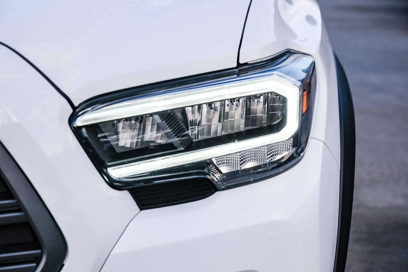 Thumbnail: 2021 Toyota Tacoma - 11