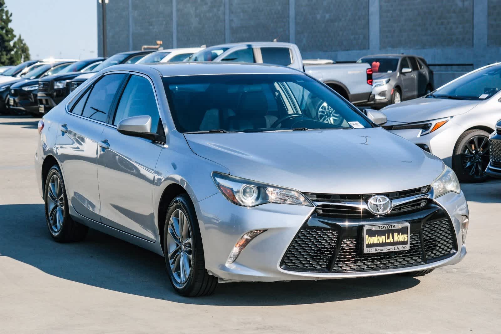 Thumbnail: 2016 Toyota Camry - 3