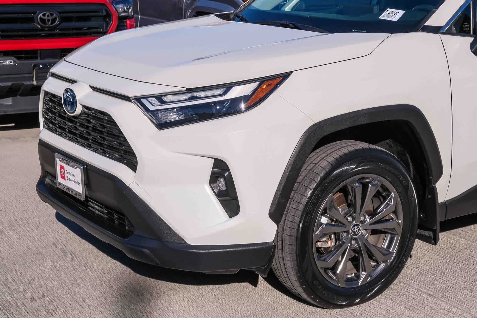 Thumbnail: 2022 Toyota RAV4 - 12