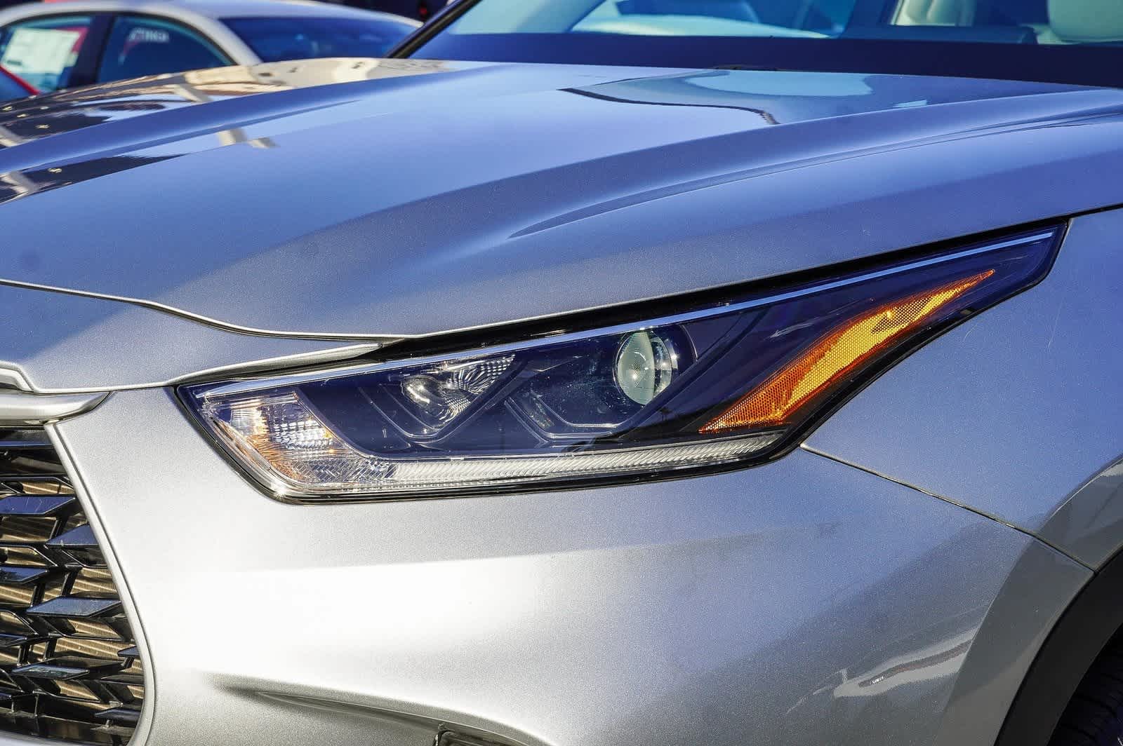 Thumbnail: 2021 Toyota Highlander - 11