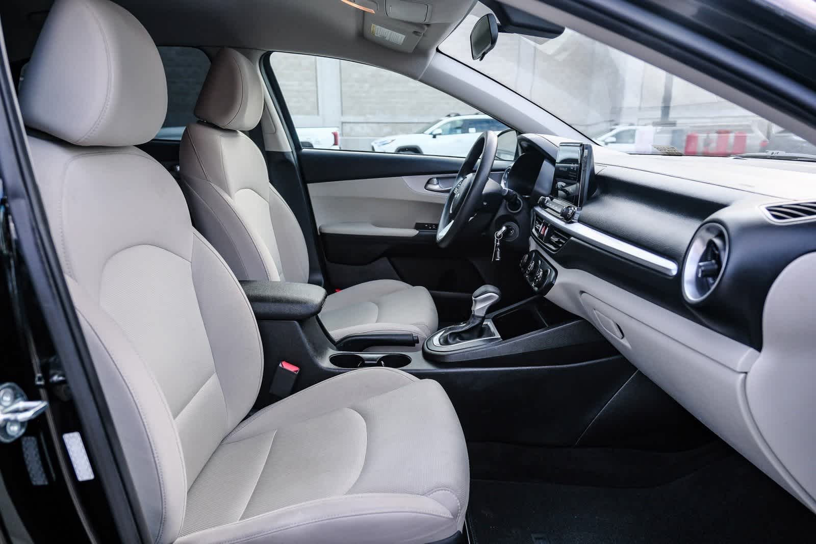 Thumbnail: 2023 Kia Forte - 18