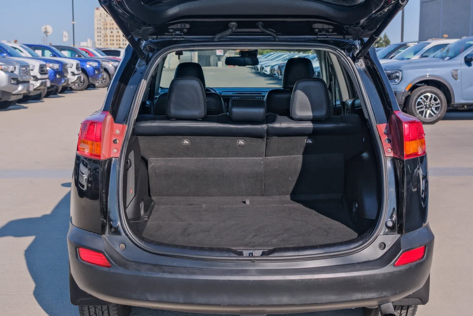 Thumbnail: 2014 Toyota RAV4 - 26