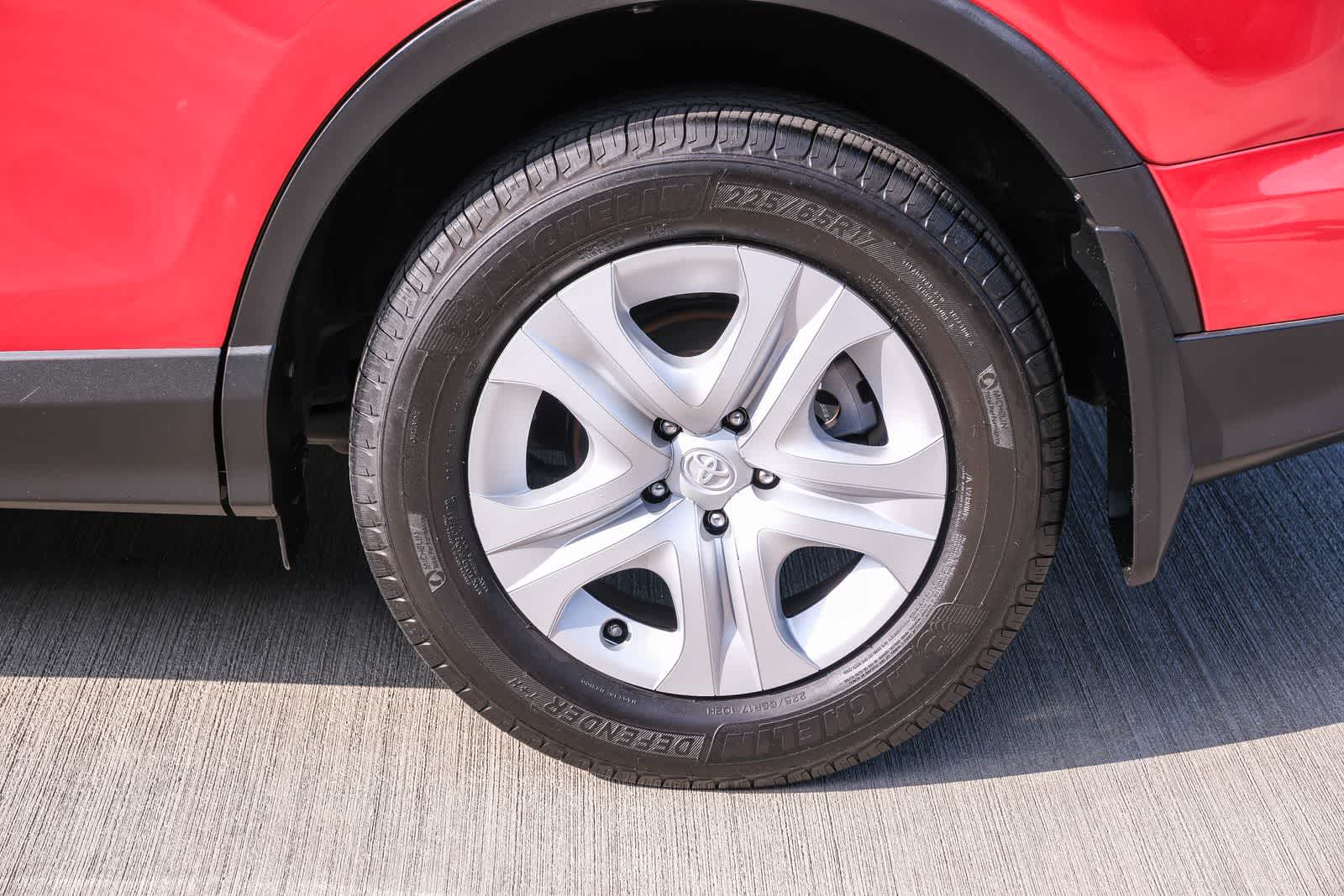 Thumbnail: 2016 Toyota RAV4 - 9