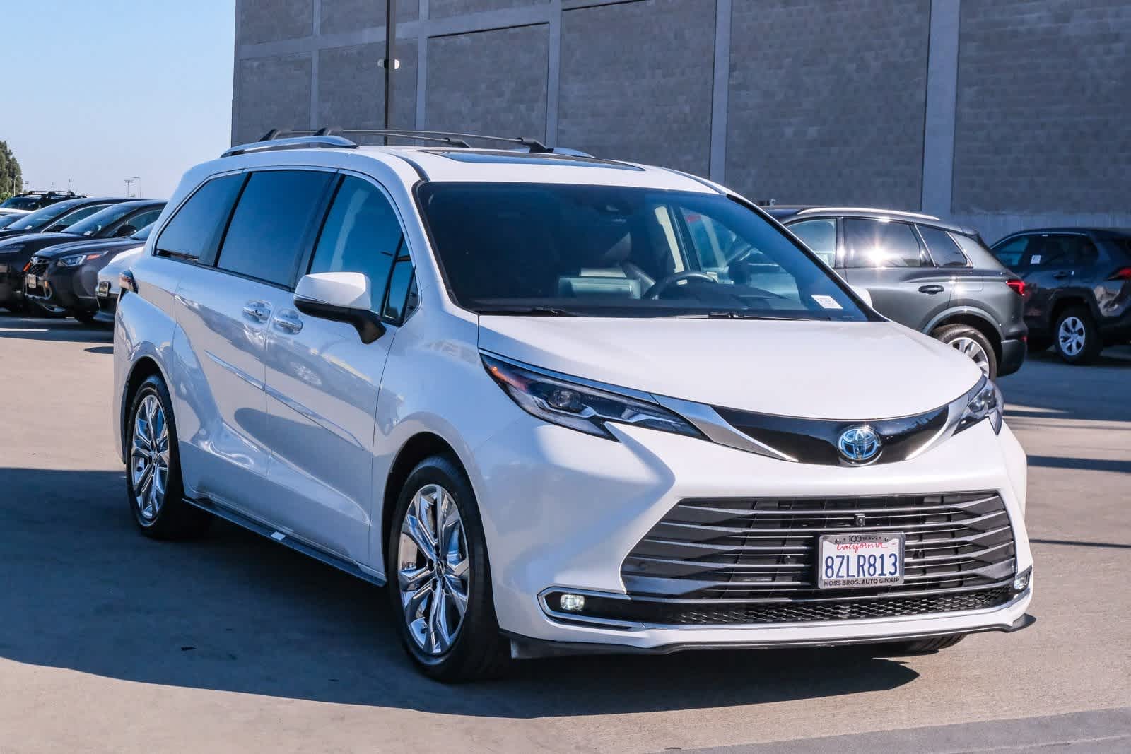 Thumbnail: 2022 Toyota Sienna - 3