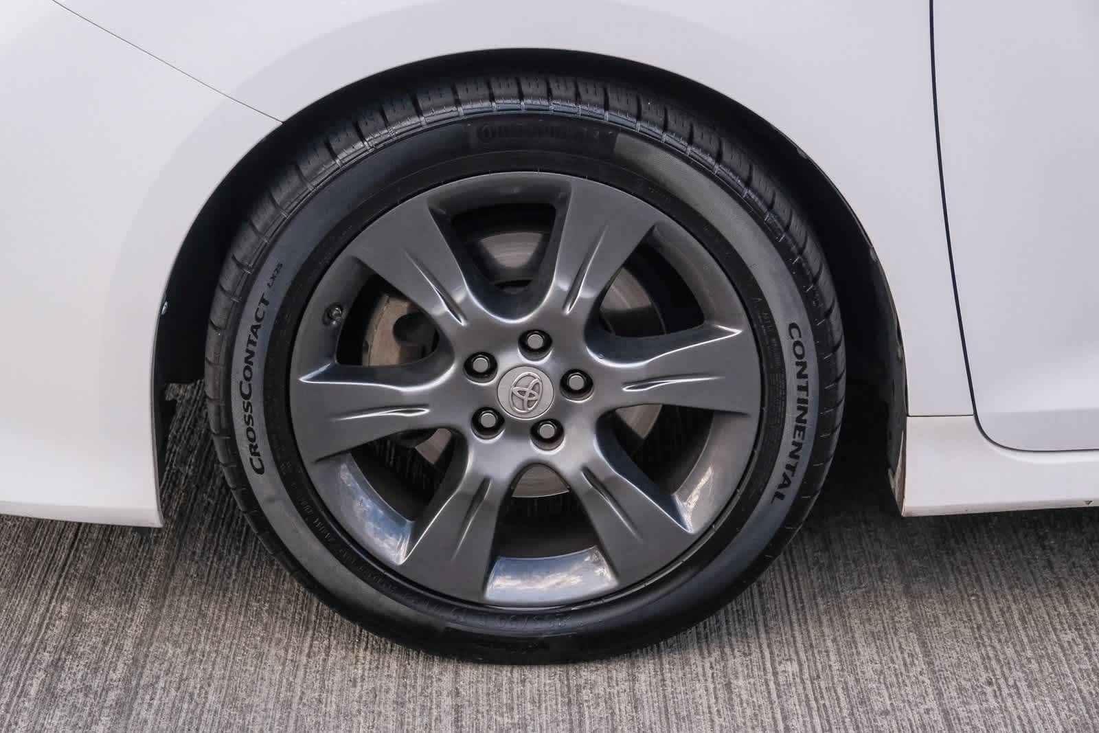 Thumbnail: 2015 Toyota Sienna - 10