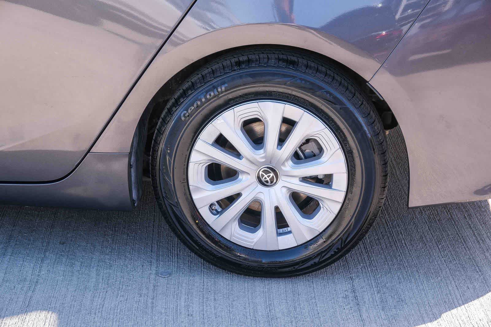 Thumbnail: 2021 Toyota Prius Prime - 9