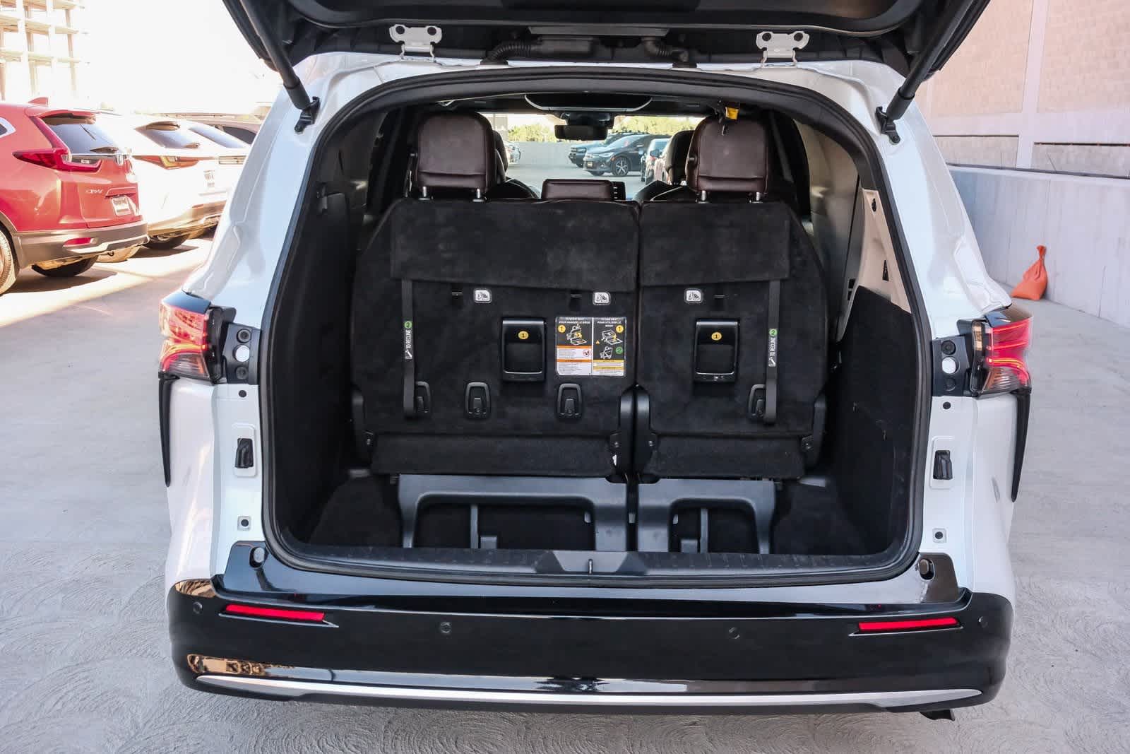 Thumbnail: 2022 Toyota Sienna - 29