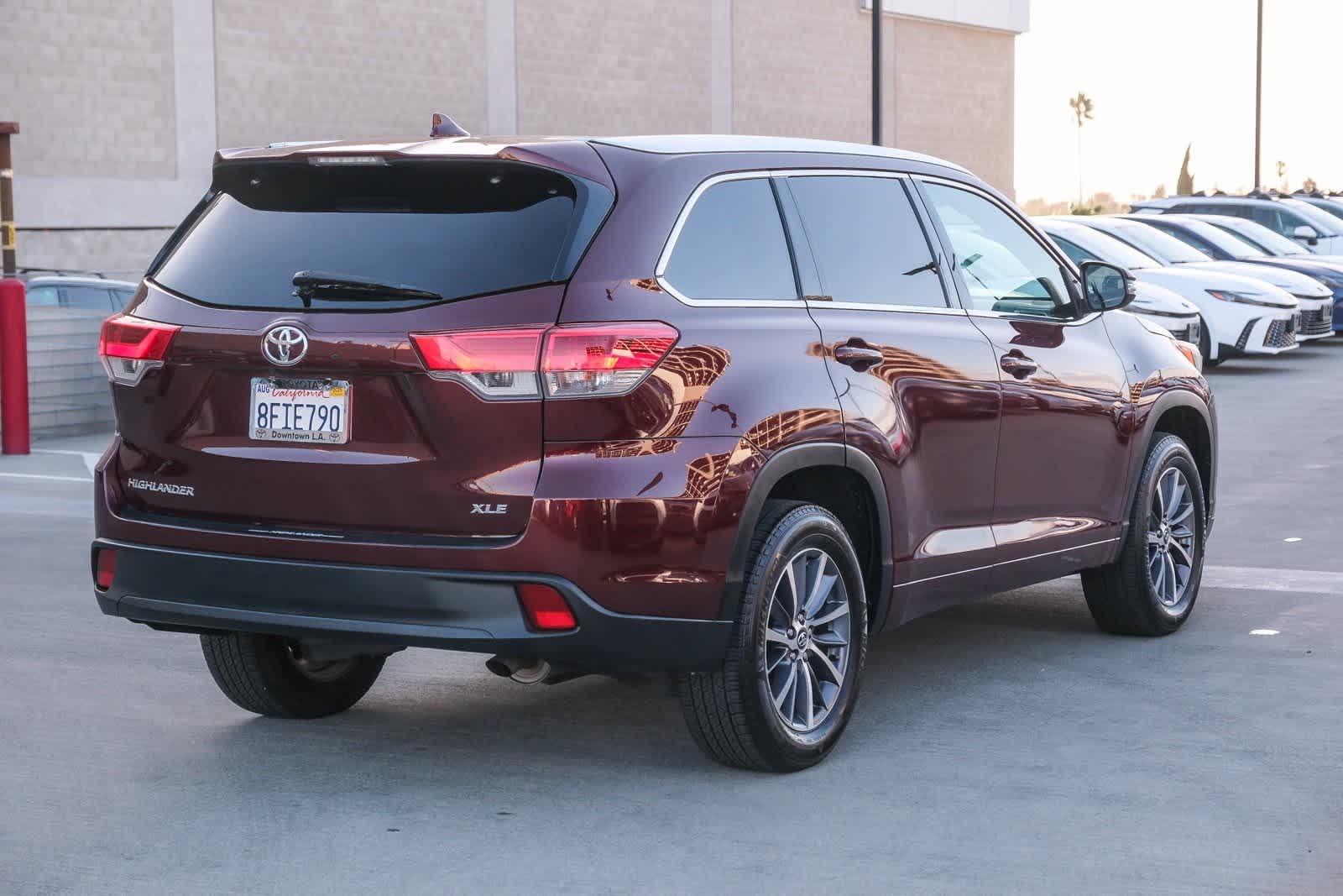 Thumbnail: 2018 Toyota Highlander - 4