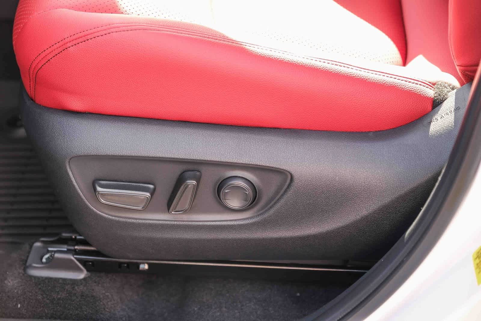 Thumbnail: 2025 Toyota RAV4 - 23