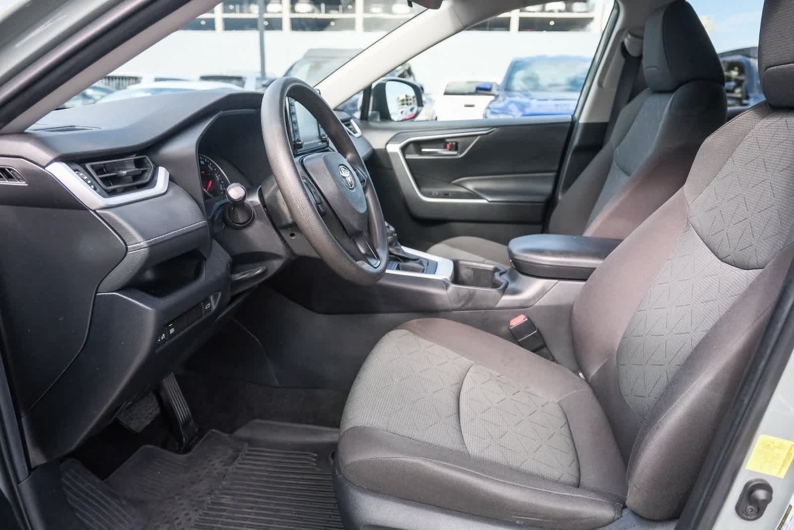 Thumbnail: 2022 Toyota RAV4 - 20