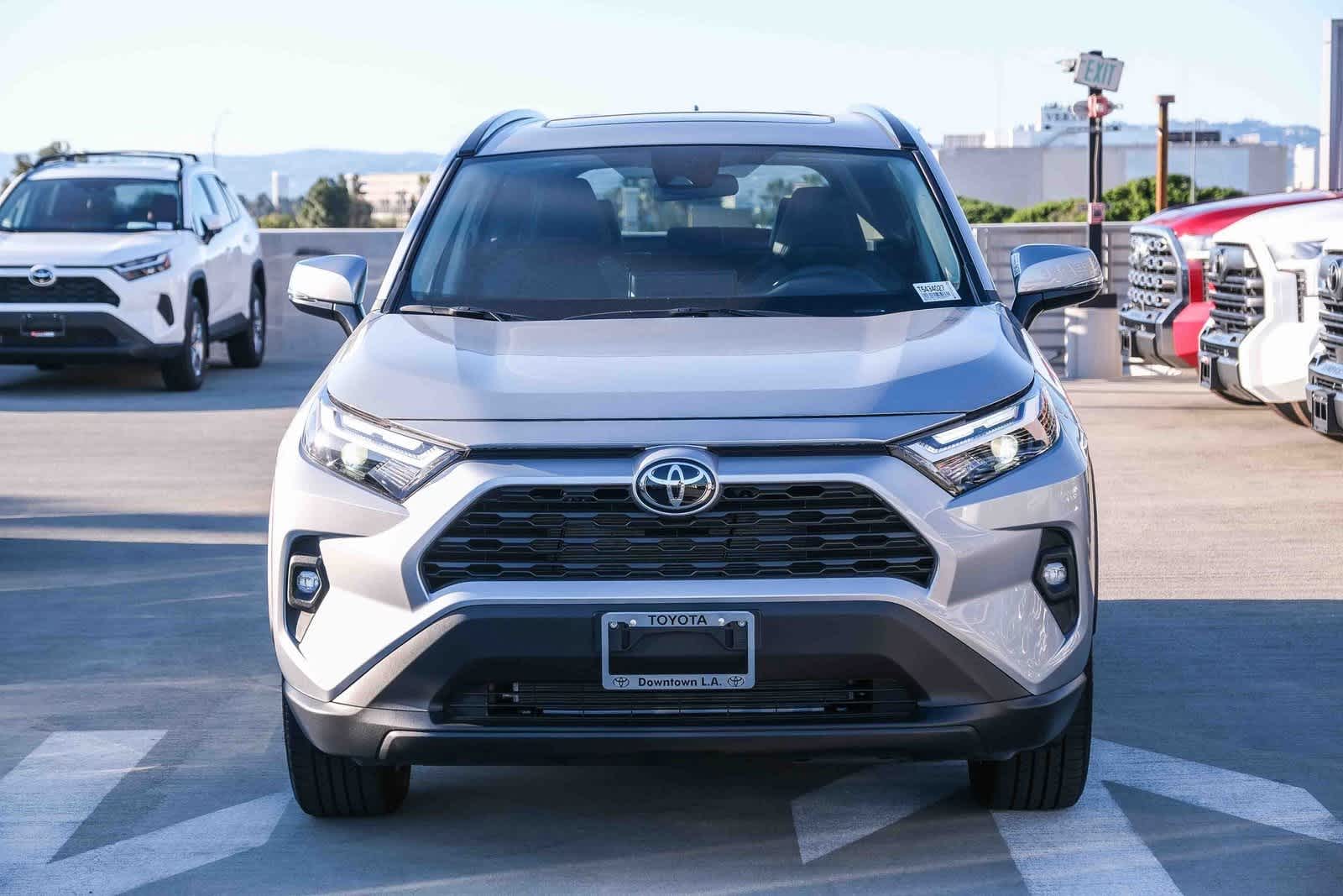 Thumbnail: 2025 Toyota RAV4 - 2