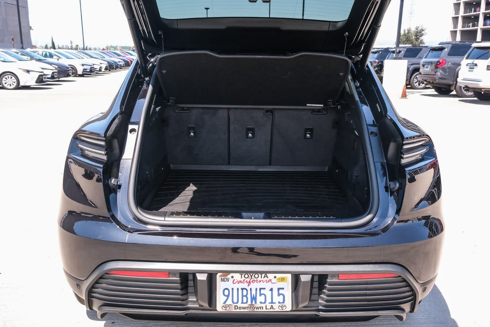 Thumbnail: 2024 Porsche Macan - 25