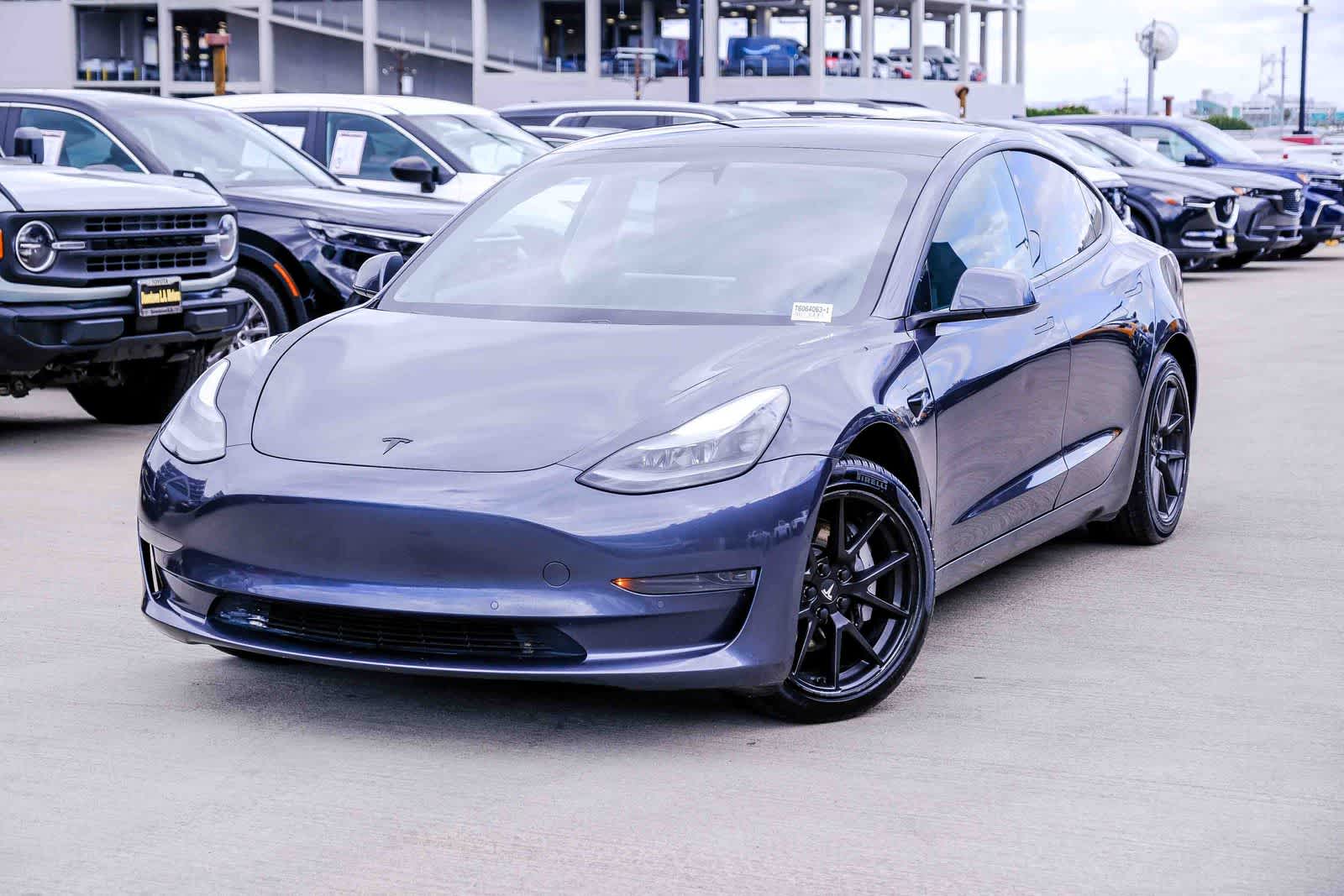 Thumbnail: 2021 Tesla Model 3 - 1