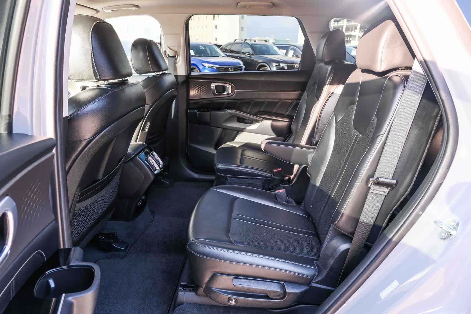 Thumbnail: 2023 Kia Sorento - 19