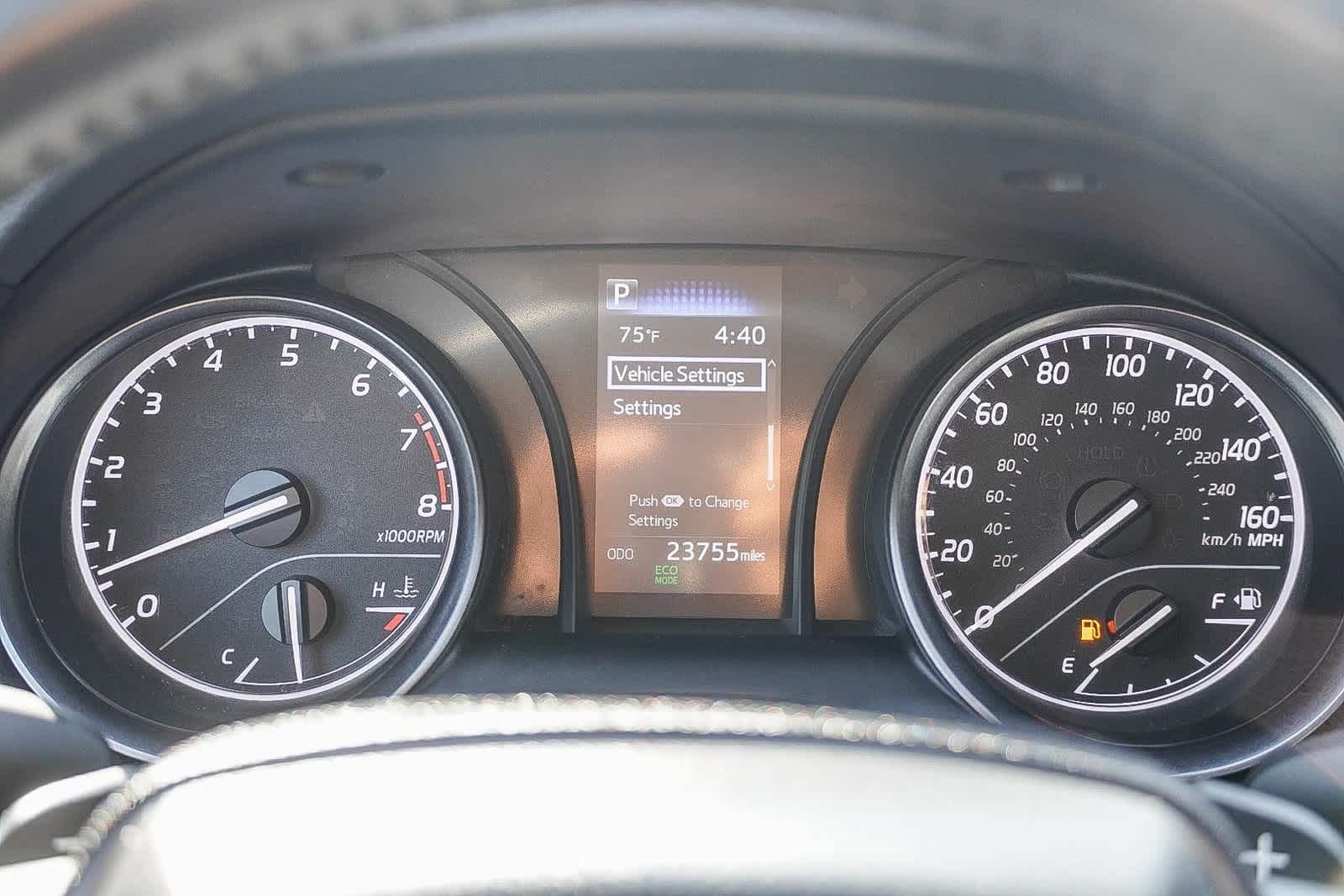 2024 Toyota Camry SE 24