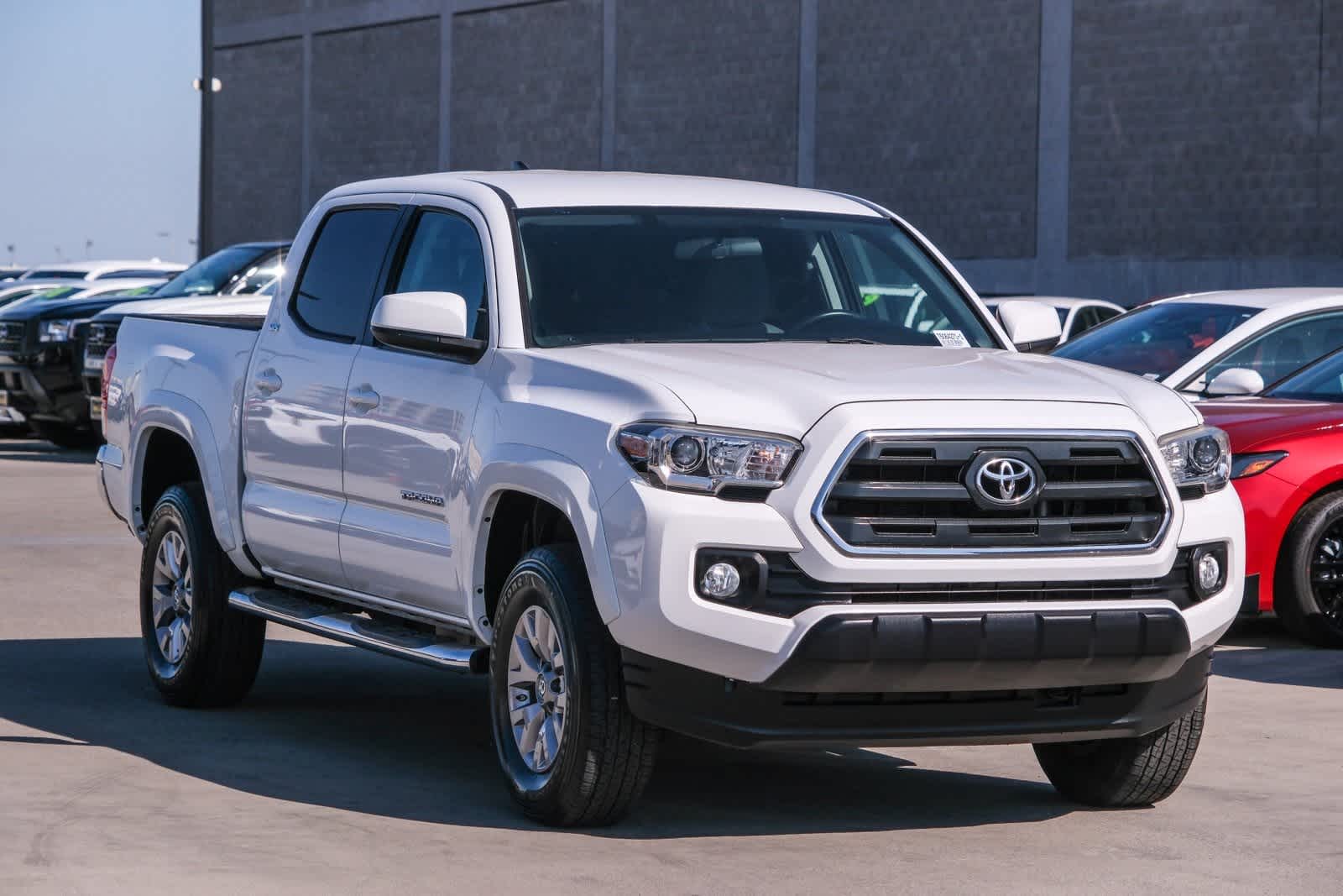 Thumbnail: 2017 Toyota Tacoma - 3