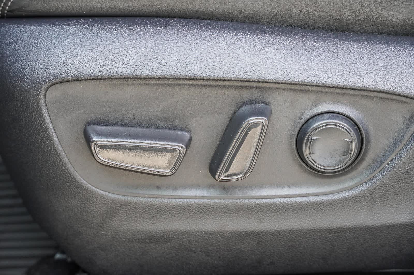2022 Toyota RAV4 XLE Premium 22