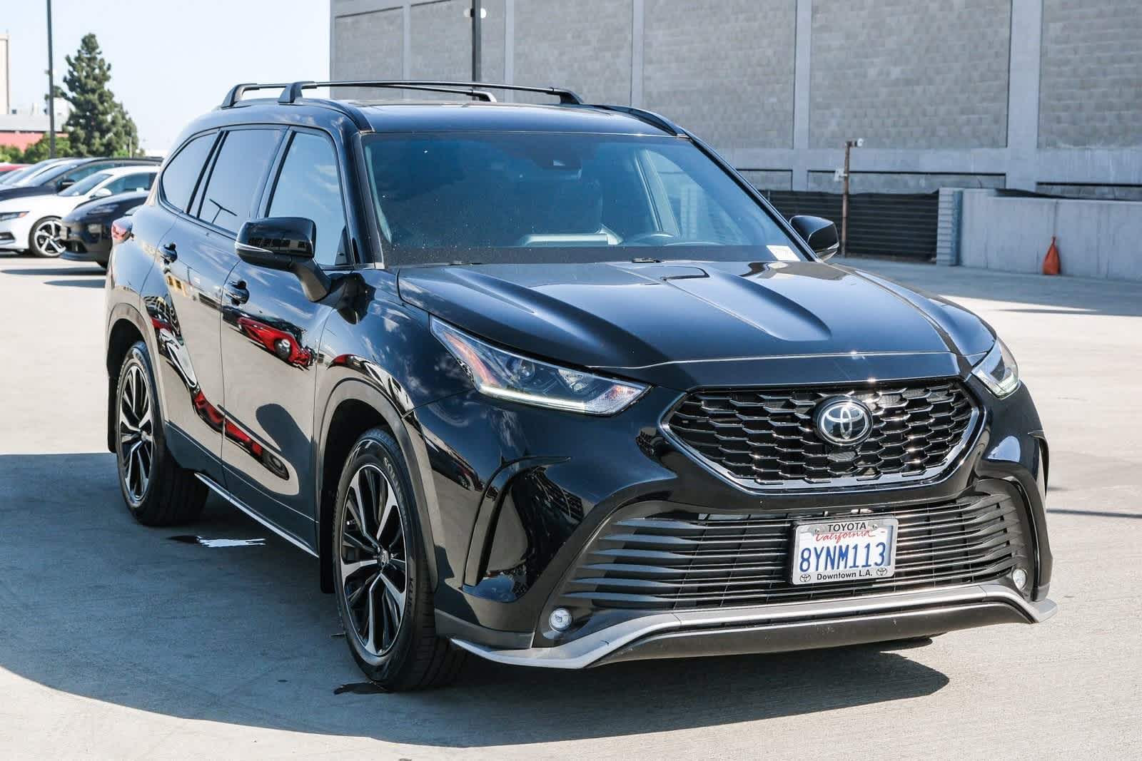 Thumbnail: 2021 Toyota Highlander - 3