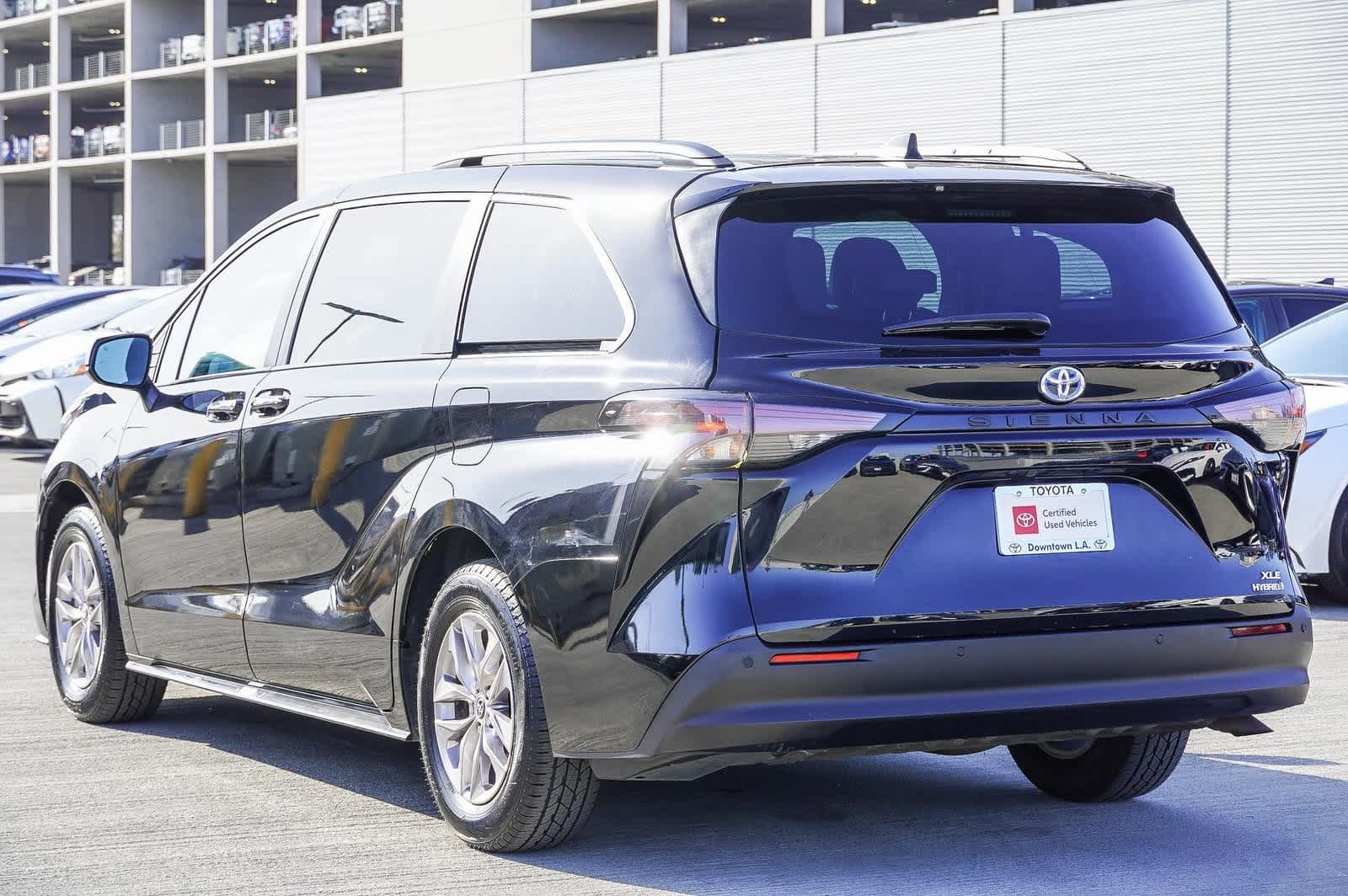 2023 Toyota Sienna XLE 6