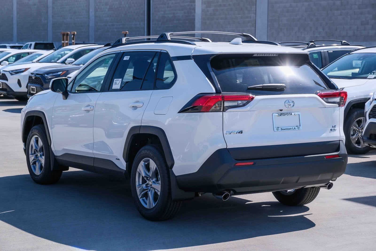 Thumbnail: 2025 Toyota RAV4 - 6