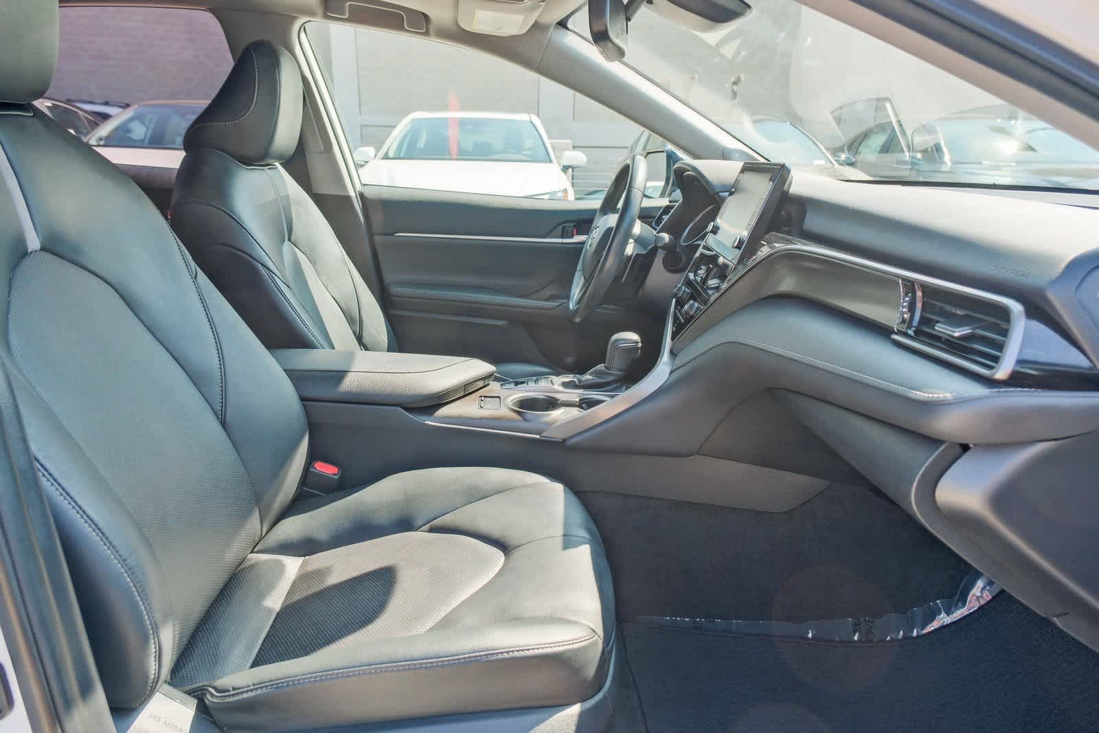 Thumbnail: 2022 Toyota Camry - 16