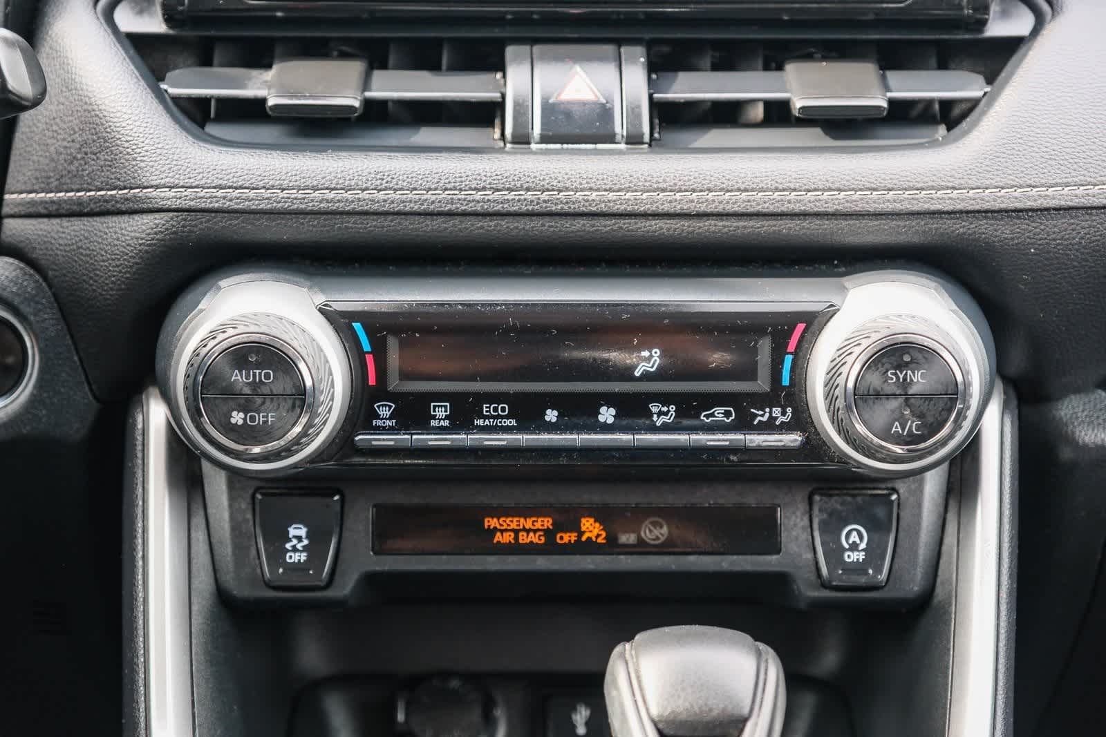 Thumbnail: 2020 Toyota RAV4 - 11