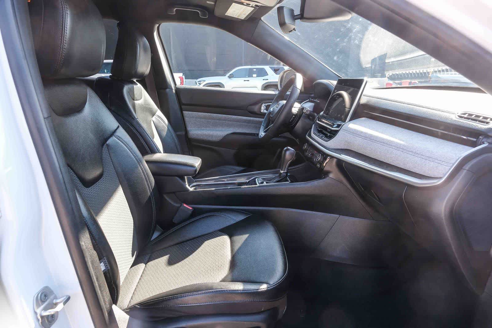 Thumbnail: 2024 Jeep Compass - 17