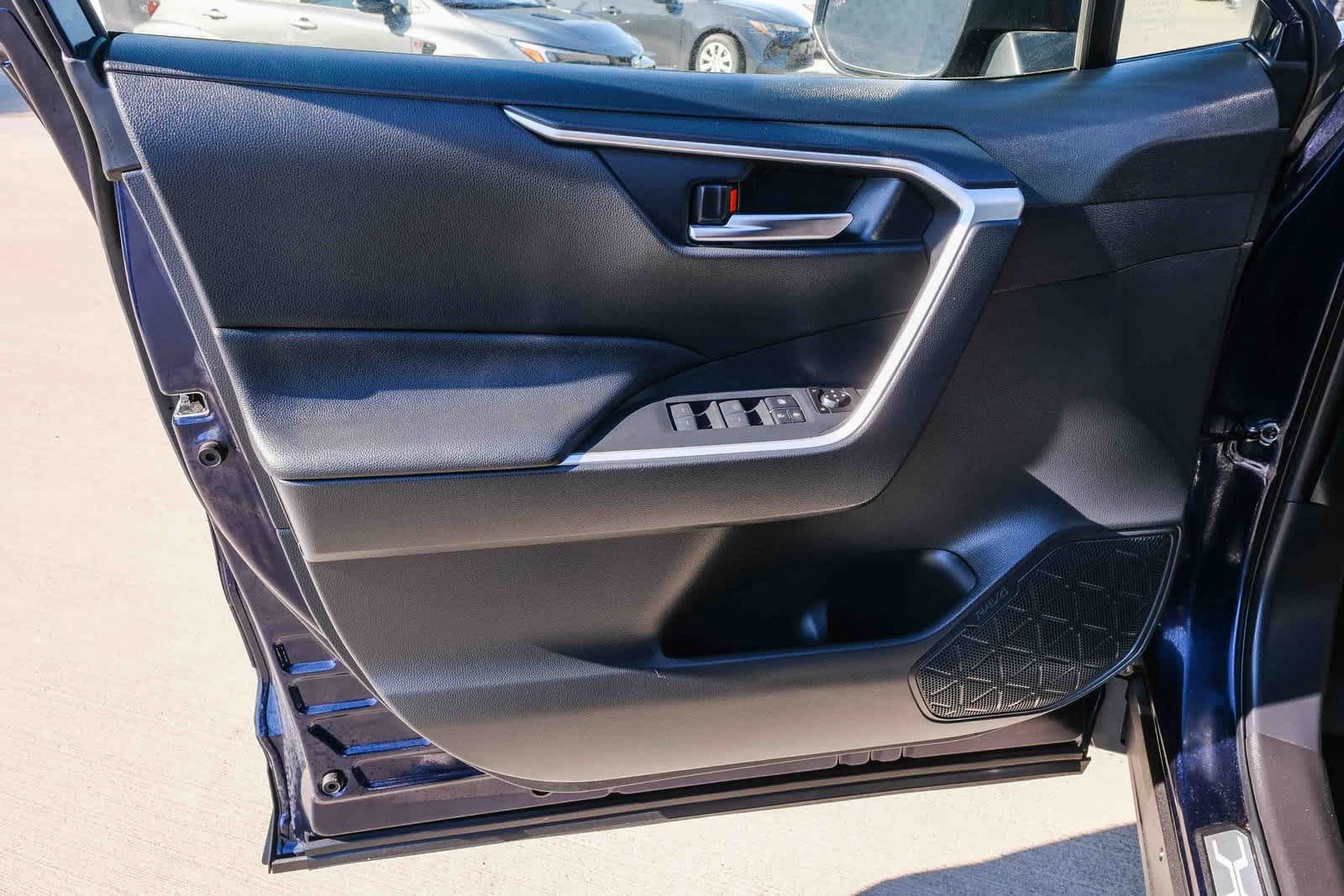 Thumbnail: 2023 Toyota RAV4 - 23