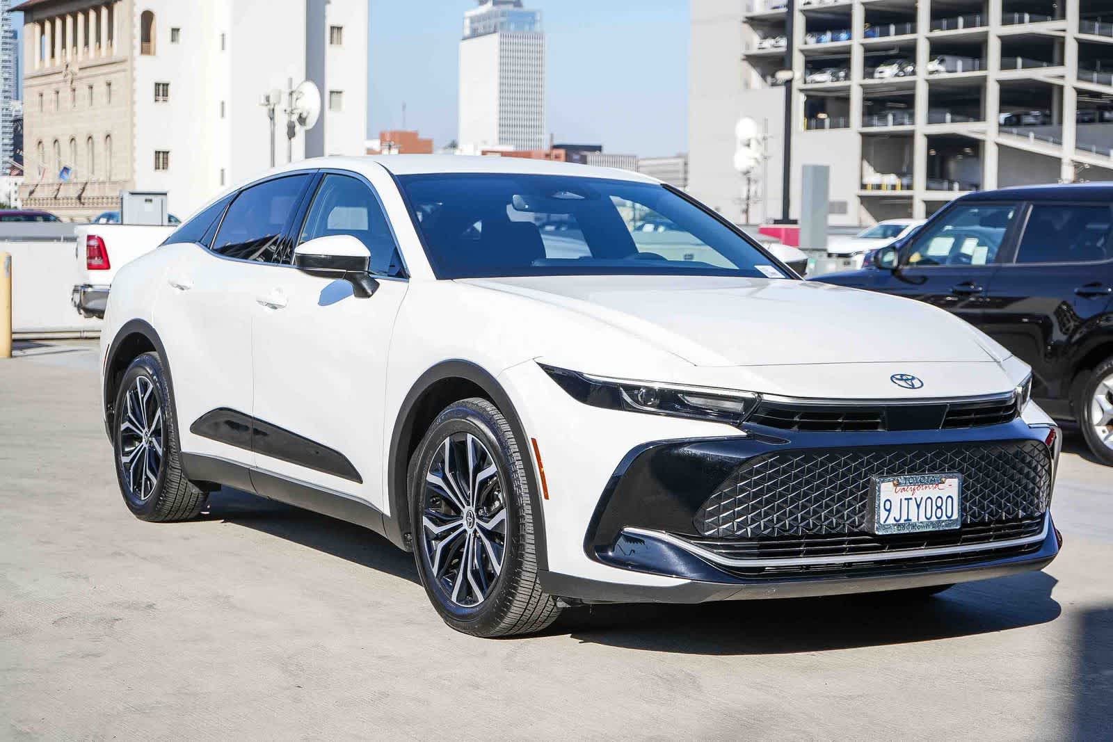 Thumbnail: 2023 Toyota Crown - 3