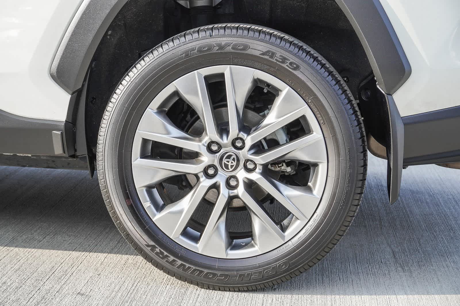 2022 Toyota RAV4 XLE Premium 9