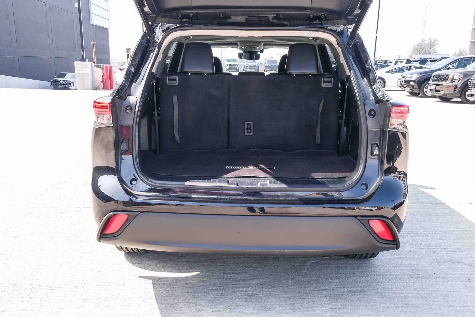 Thumbnail: 2021 Toyota Highlander - 26